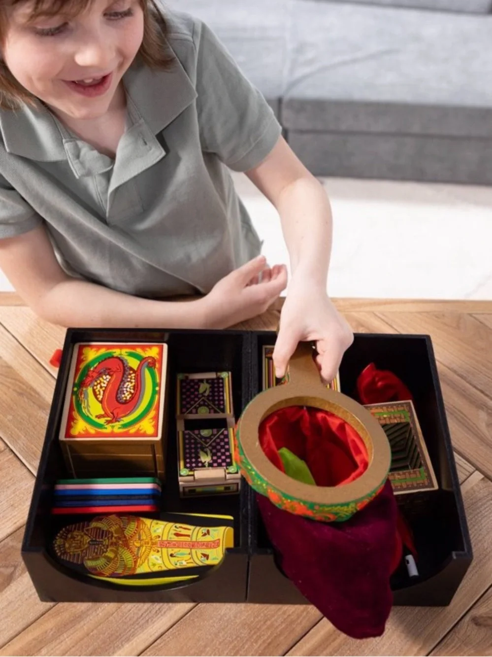 Melissa & Doug Deluxe Wooden Magic Set 52 Pieces – 10 Classic Tricks – NEW